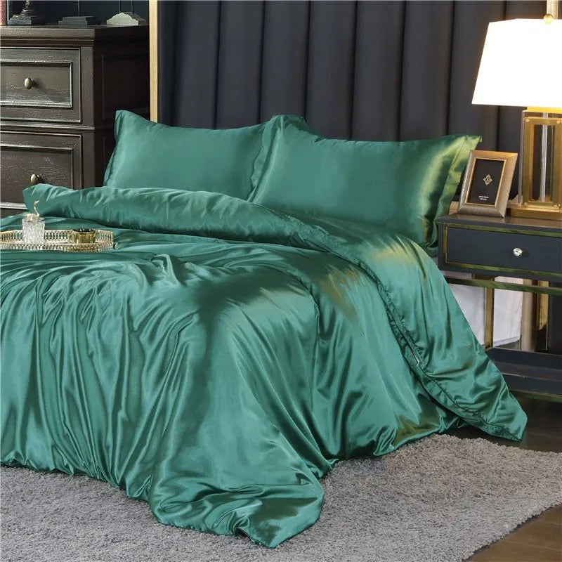 Luxury Mulberry Silk 4-Piece Bedding Set – Silk Duvet Cover, Fitted Sheet, Silk Bed Sheet, Skin-Friendly Sleep Essentials